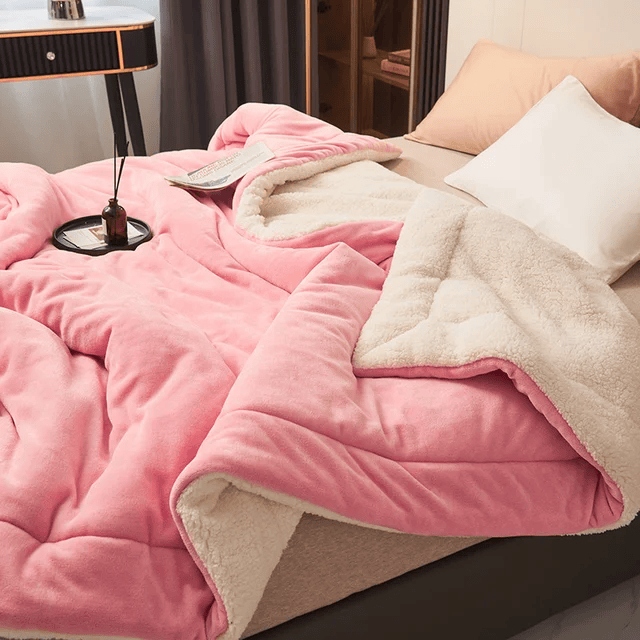 CozyNest Luxury Fleece Blanket – Ultra Warm Flannel Throw for Ultimate Comfort
