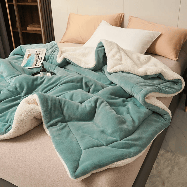 CozyNest Luxury Fleece Blanket – Ultra Warm Flannel Throw for Ultimate Comfort