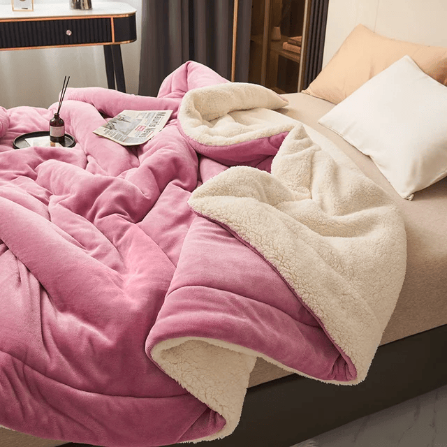 CozyNest Luxury Fleece Blanket – Ultra Warm Flannel Throw for Ultimate Comfort