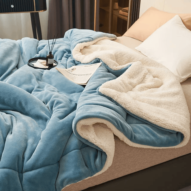 CozyNest Luxury Fleece Blanket – Ultra Warm Flannel Throw for Ultimate Comfort