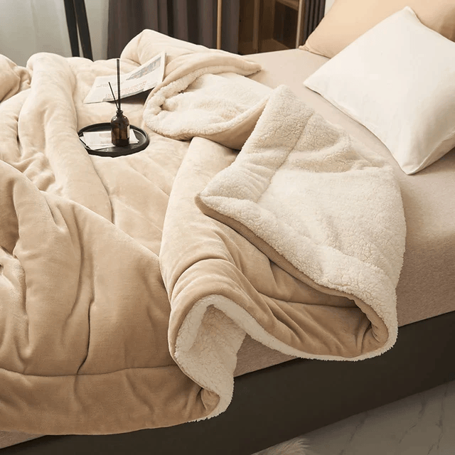 CozyNest Luxury Fleece Blanket – Ultra Warm Flannel Throw for Ultimate Comfort