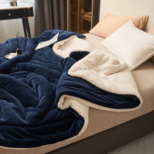 CozyNest Luxury Fleece Blanket – Ultra Warm Flannel Throw for Ultimate Comfort