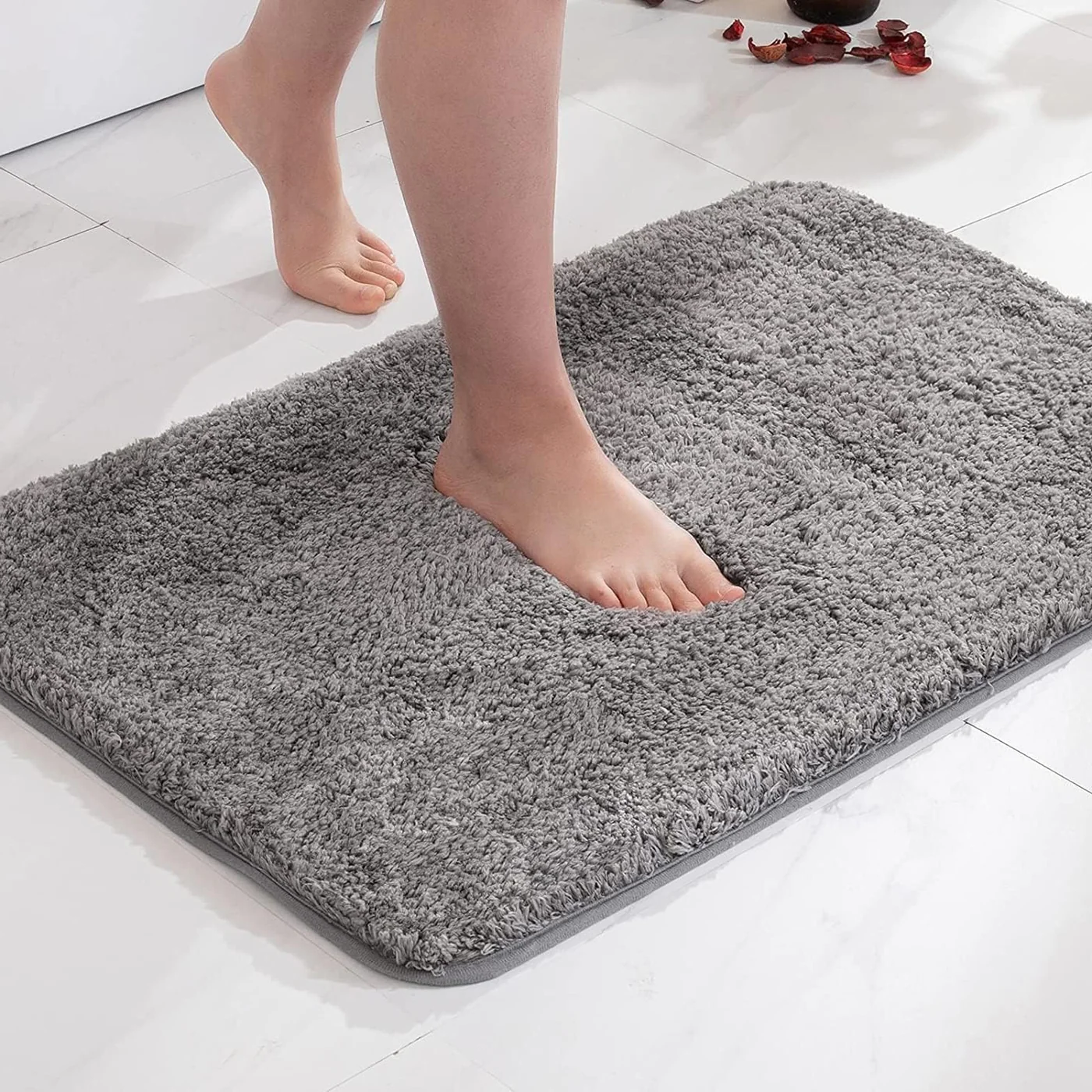 AquaLuxe Plush Bath Rug – Quick Dry